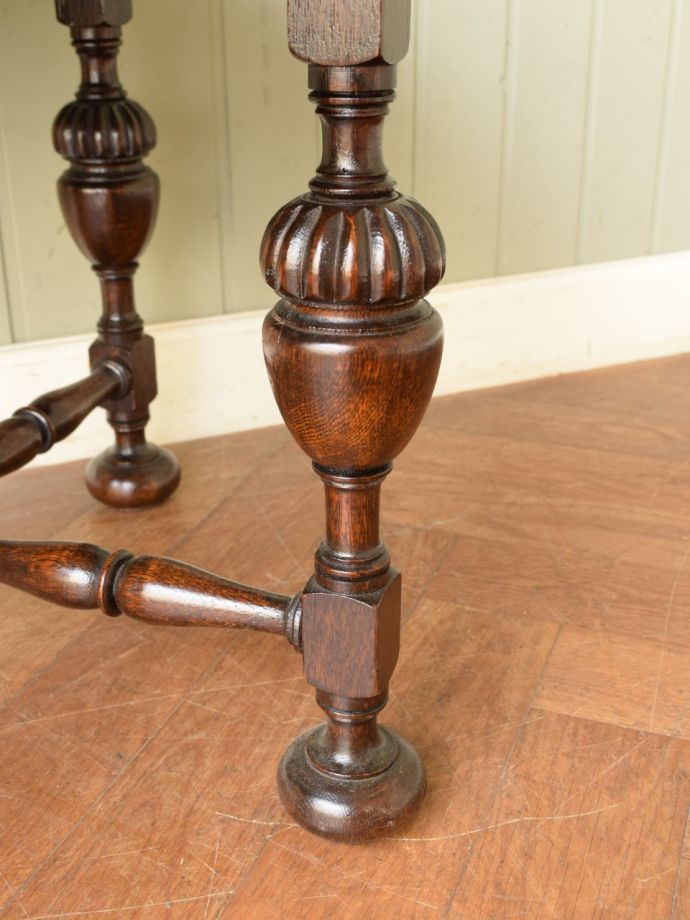 アンティーク家具の脚