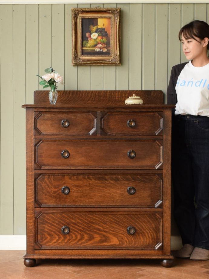 英国アンティークのチェスト