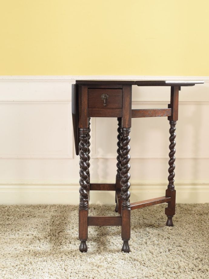 3サイズで楽しめる折り畳みテーブル