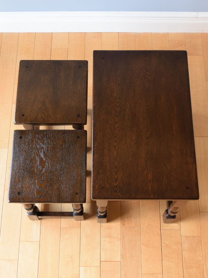 アンティークのテーブルの天板