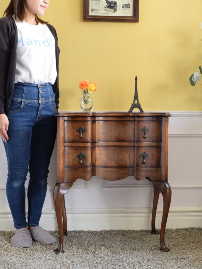 英国アンティークのチェスト