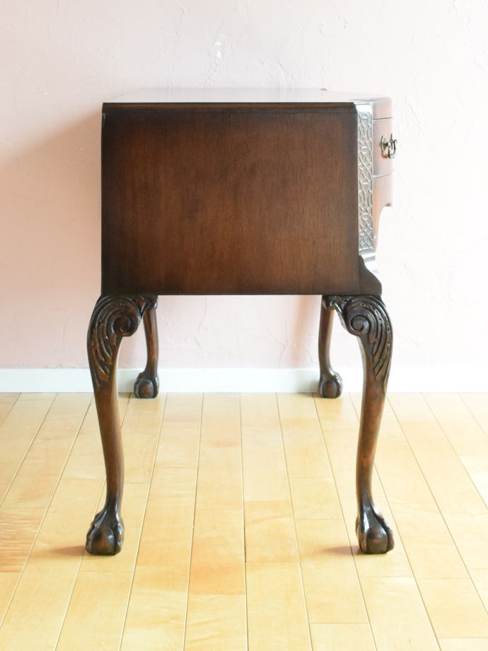 書斎デスクの側面