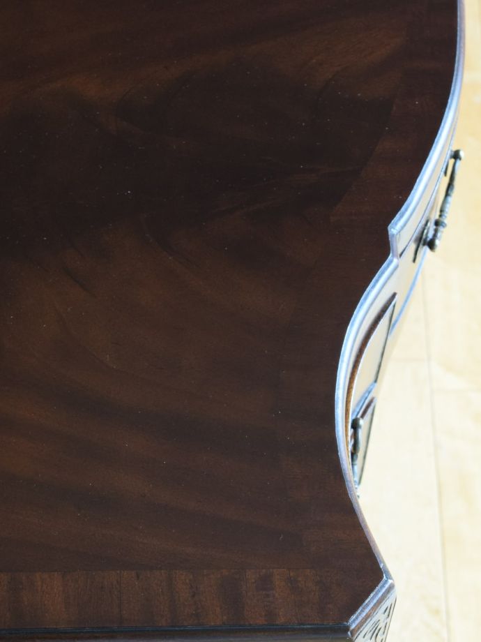 アンティークデスクの木目