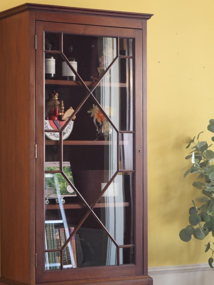 アンティークガラスの扉