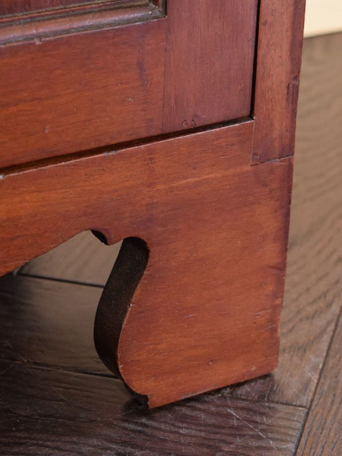 アンティーク家具の脚