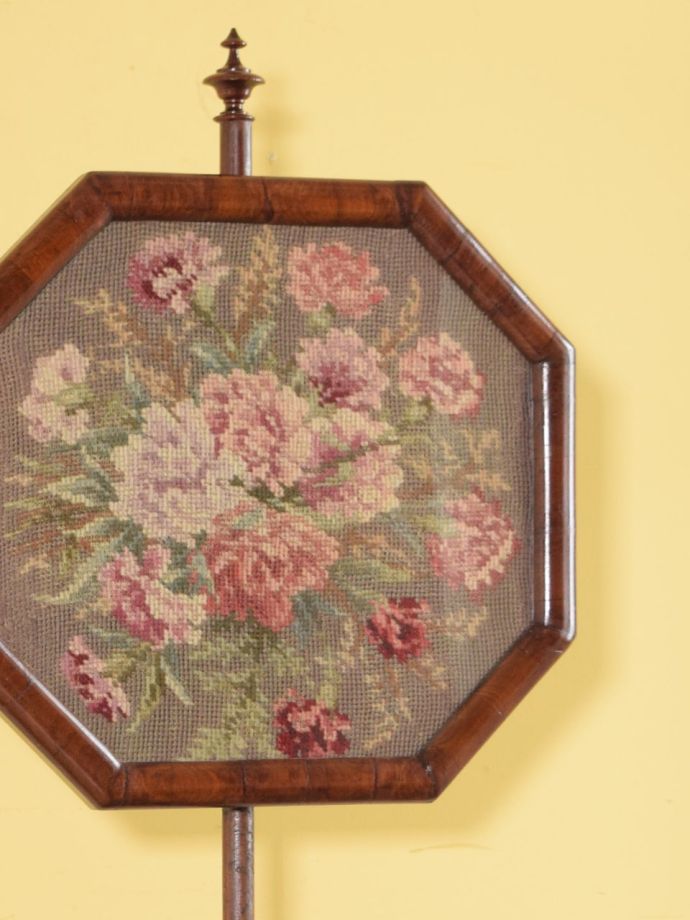 アンティーク家具らしいアイテム