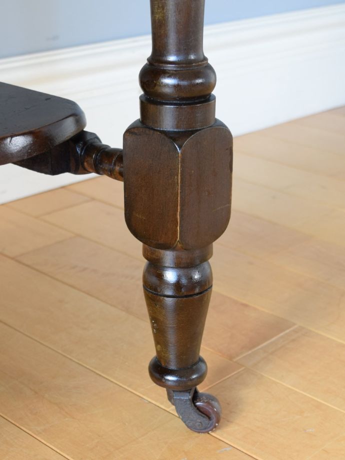 アンティーク家具の脚