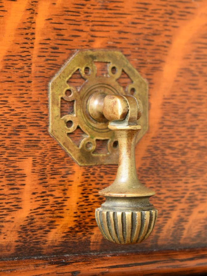 ドレッサーのおしゃれな取っ手