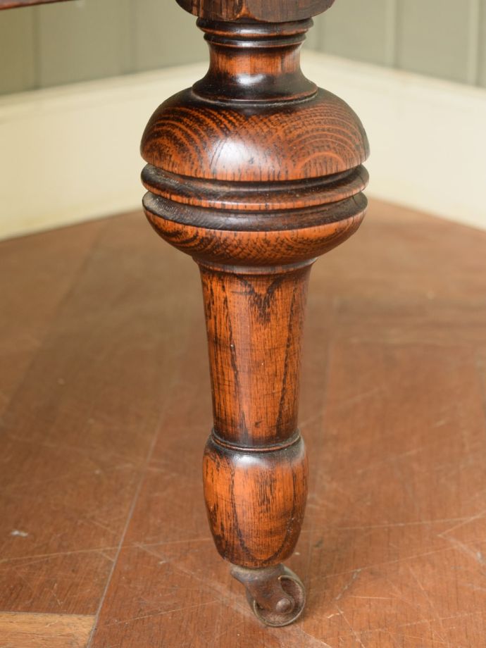 アンティーク家具の脚