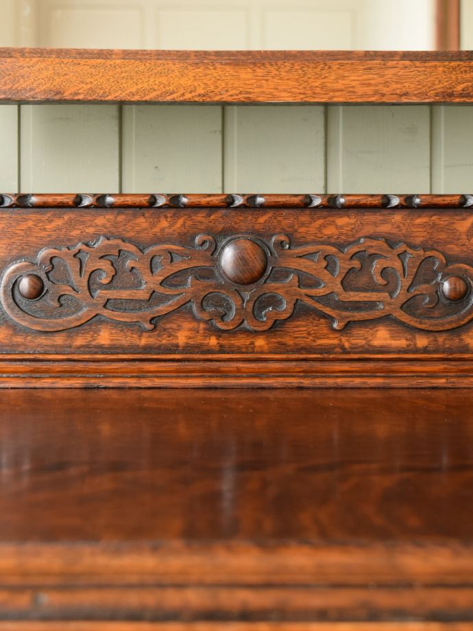 ドレッサーの装飾