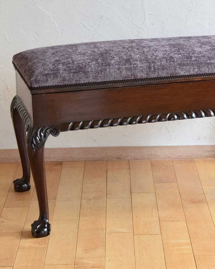 布座面　アンティーク チェア　マホガニー材のピアノスツール、アンティークデュエットスツール（マホガニー材）。しっかり修復してあるので安心してお使い下さいいろんな修復方法がありますが、Handleでは一度バラしてから再び組み直していますので自信があります！新品ではないので経年変化によるキズはありますが、安心してお使い下さい。(q-285-c)