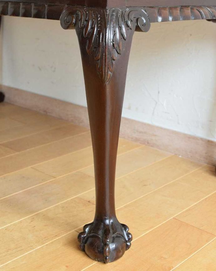 布座面　アンティーク チェア　マホガニー材のピアノスツール、アンティークデュエットスツール（マホガニー材）。うっとりする美しさアンティークだから手に入る美しい彫。(q-285-c)