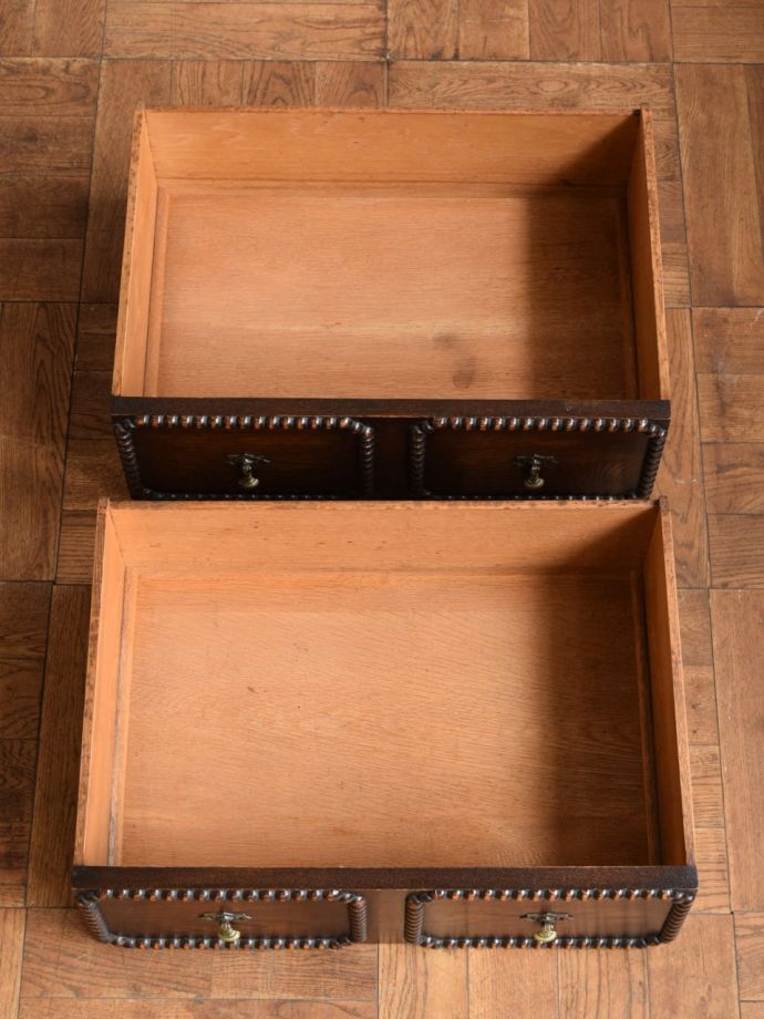 サイドボードの引き出し