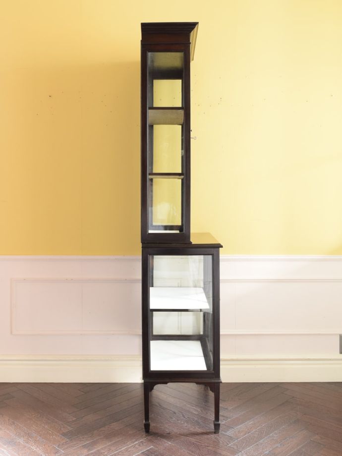 キャビネットの側面