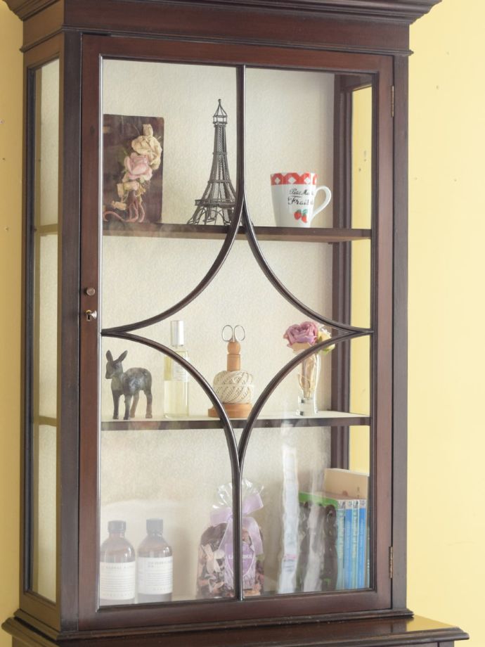 アンティークガラスの扉