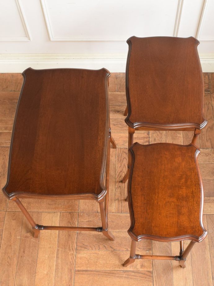 アンティークのテーブルの天板