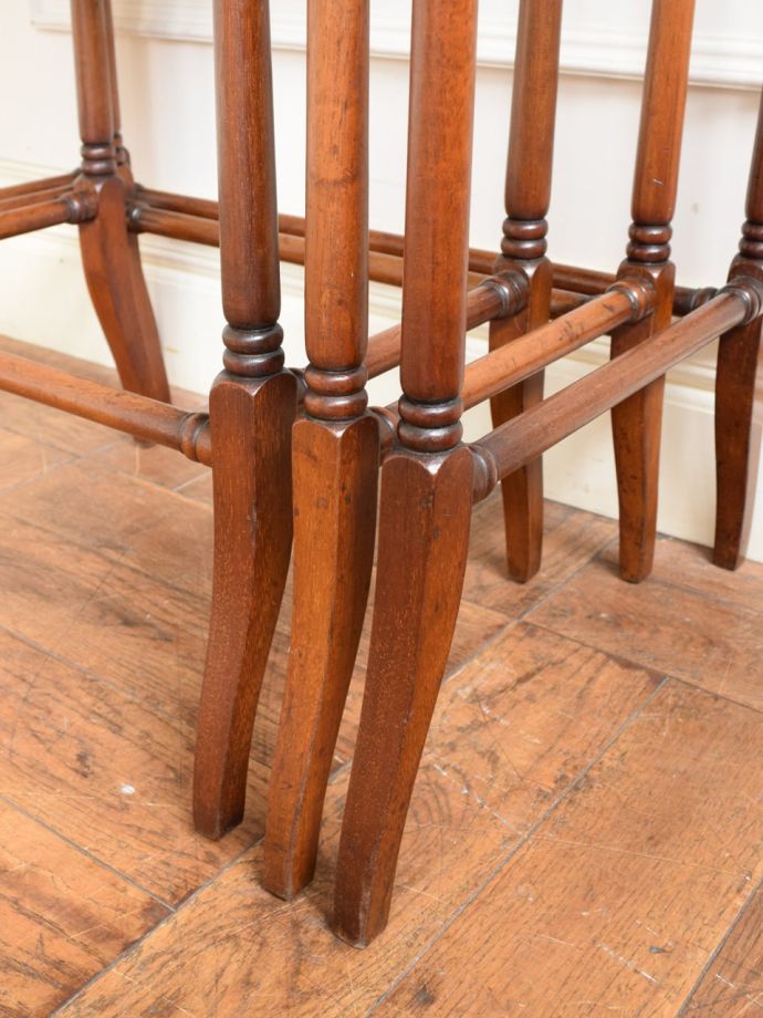 英国アンティークらしい装飾