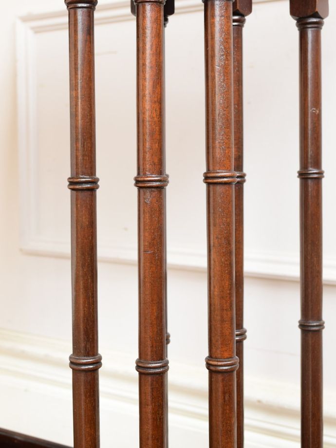 英国アンティークらしい装飾