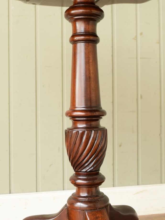 アンティーク家具の装飾