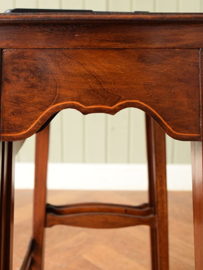 英国アンティークらしい装飾