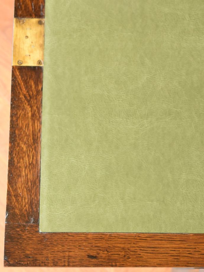 アンティークビューローのデスク