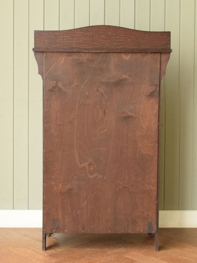 ビューローの後ろ姿