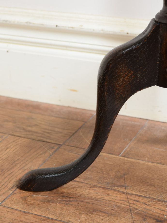 アンティークテーブルの脚