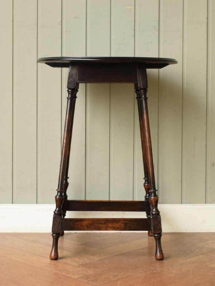 オケージョナルテーブルの側面