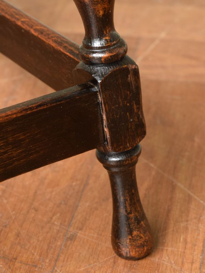 アンティークテーブルの脚