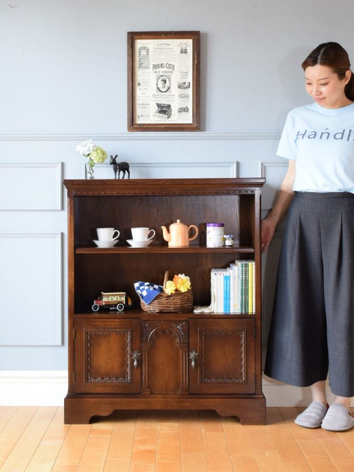 英国アンティークのオープンシェルフ