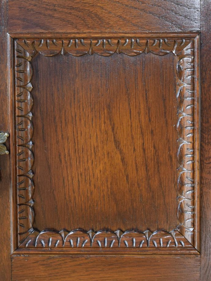 アンティーク家具の装飾