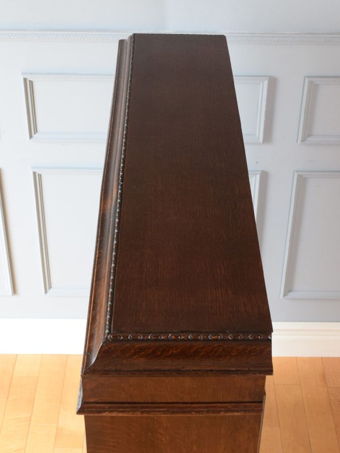 キャビネットの天板