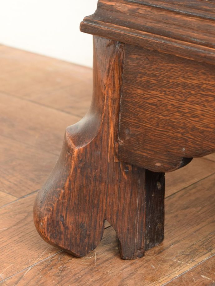 アンティーク家具の脚