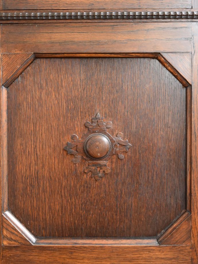 アンティーク家具の装飾