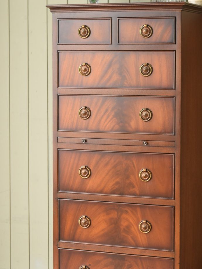 アンティークチェストの美しい木目