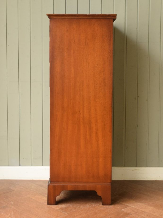 チェストの側面