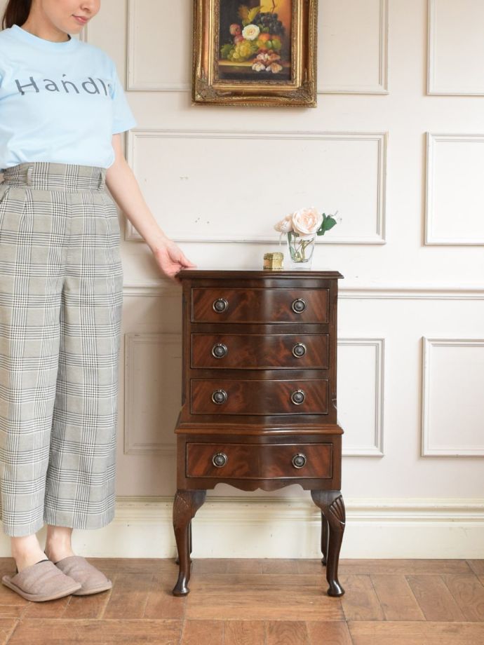 英国アンティークのチェスト