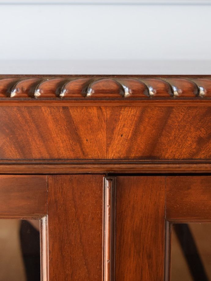 英国アンティークらしい装飾