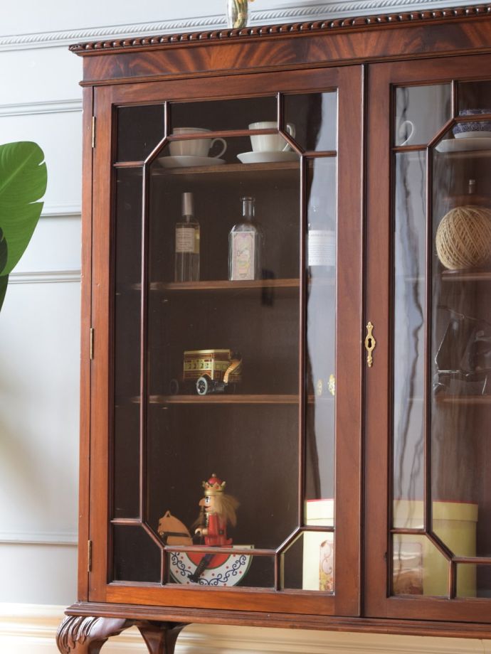 アンティークガラスの扉