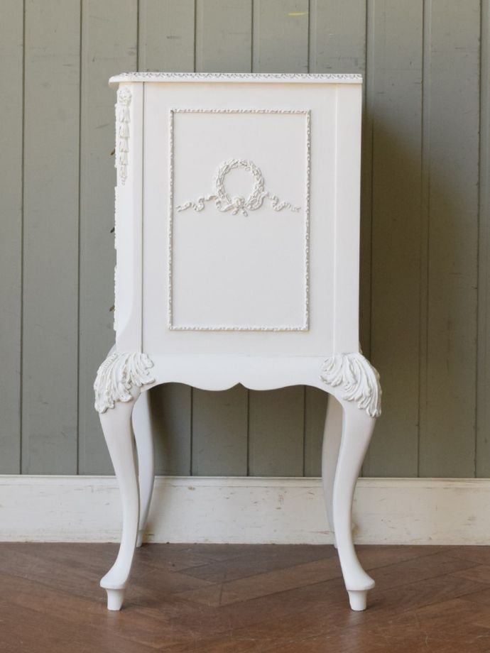 チェストの側面