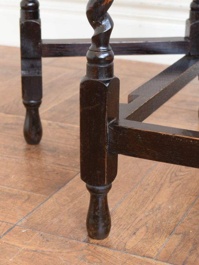 ゲートレッグテーブルの脚