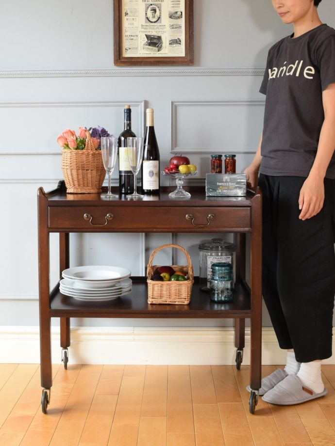 英国アンティークのワゴン