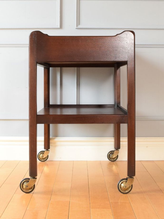 アンティークワゴンの側面