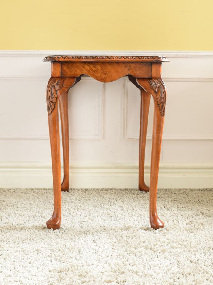 アンティーク家具の側面