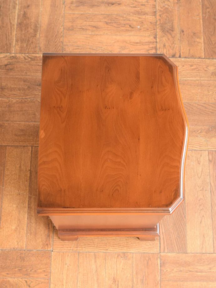 アンティークチェストの天板