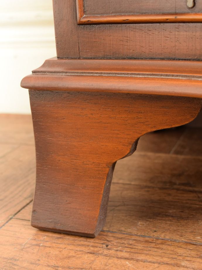 アンティーク家具の脚