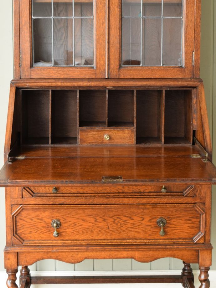 ビューローの扉の中