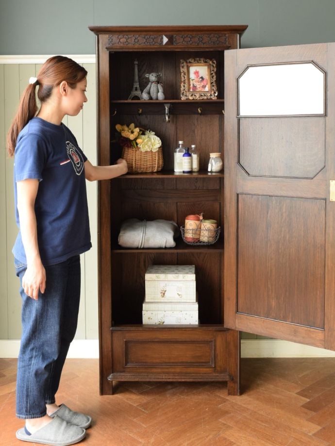 アンティーク家具らしさが漂うワードローブ