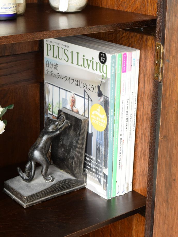 収納たっぷりのキャビネット