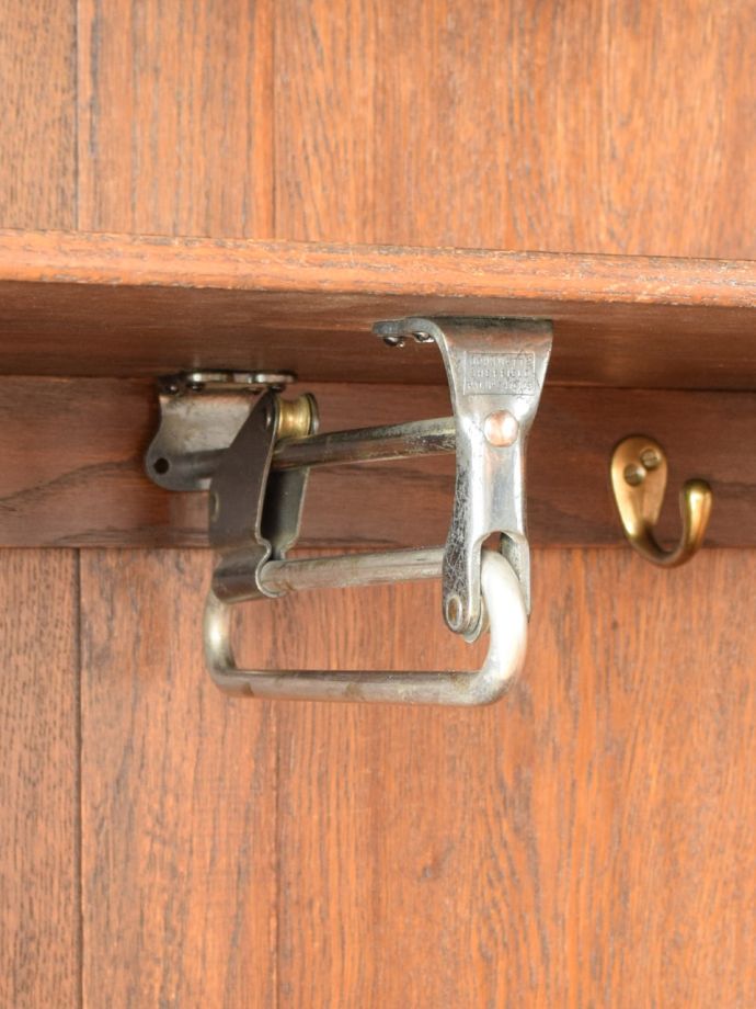 ワードローブのハンガー